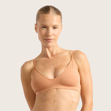 Model's Headshot - Alisa Pensola