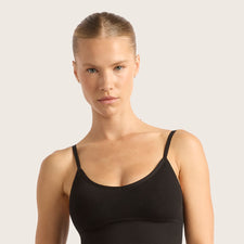 Model's Headshot - Alisa Pensola