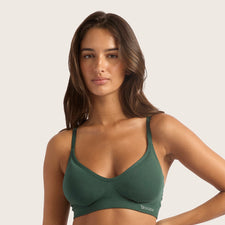 Model's Headshot - Kushi Leggo